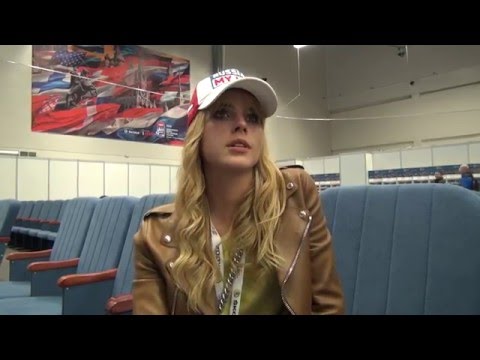 Видео: "Папа - мой идеал мужчины!" (интервью Алисы Знарок)