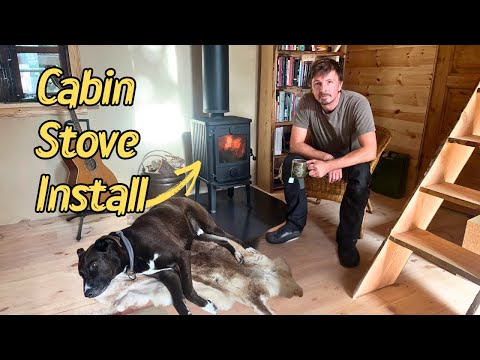 Видео: Установка дровяной печи в моей хижине | Один в лесу
