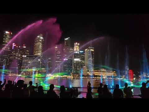 Видео: Сингапур. Лазерное шоу у отеля Marina Bay Sands.  01.2019г. Singapore laser show skyway gardens.