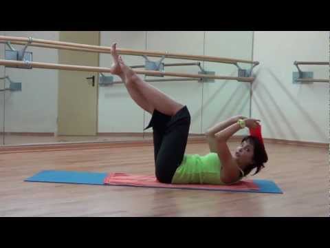 Видео: упражнения  на  пресс  с  резинкой  abdominal exercises with elastic band