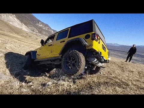 Видео: Танки грязи не боятся! Tank 300, Tank 500 и Jeep Wrangler внедорожный батл. Подъемы, грязь, снег