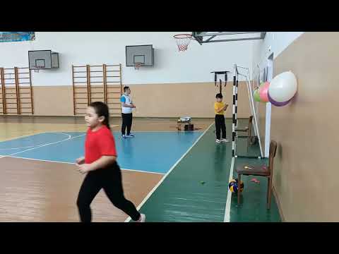 Видео: Дене шынықтыру пәні. Тақырыбы:"Эстафеталық ойындар".3 "а" сынып.Мұғалім:Рымбек А.С.