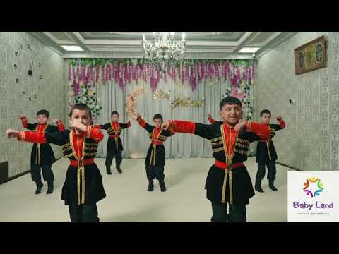 Видео: Грузинский танец для мальчиков. Подготовительная группа. В честь праздника Рамазан Хаита