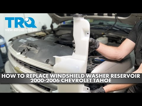 Видео: Как заменить бачок омывателя лобового стекла Chevrolet Tahoe 2000-2006 годов