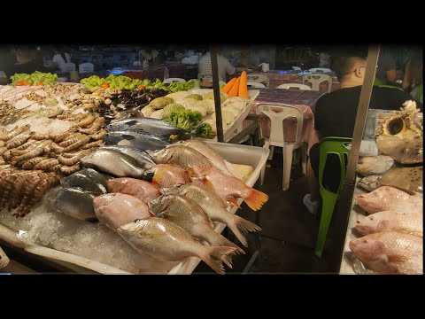 Видео: Патонг. Лучший ночной рынок еды - Банзаан! Patong. The best night food market is Banzaan!