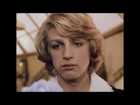 Видео: Песня о волшебной розе / Не покидай