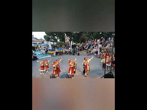 Видео: Полуничка - народний дитячо-юнацький хореографічний ансамбль народного танцю у Львові. Hanioti 2025