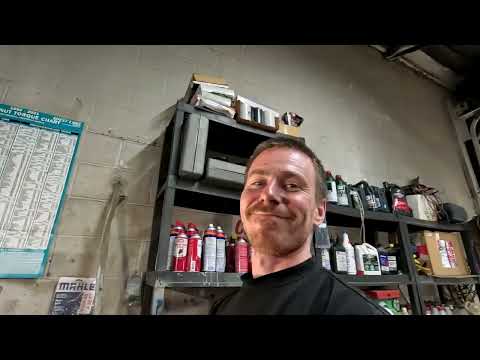 Видео: Hyundai Santa Fe. замена прокладки клаппаной крышки, подшипника, и всех масел. + Dodge Caravan