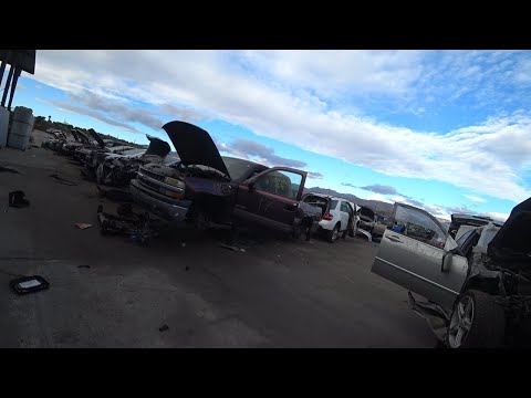 Видео: JUNK YARD . Los Angeles. Часть 2. Прогулка по авторазборке.