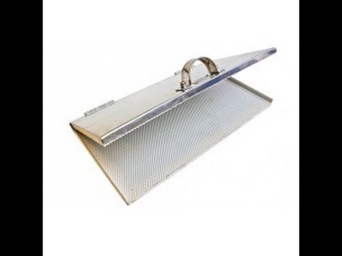 Видео: Пчеловодство в Англии. Пресс для вощины ч.2