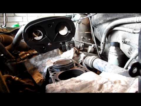 Видео: Установка поршней на Опель Астра G_Опель Зафира