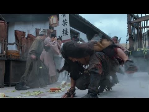 Видео: Десятки лучших мастеров поймали короля волков, но он фактически взорвал тюремную машину обеими рукам