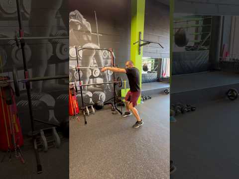 Видео: Шаги на разноименные с прямыми ударами#boxing #motivation #kickboxing #mma #muaythai #sports #prihod
