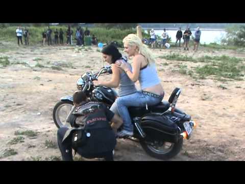 Видео: Мото събор Асеновград 2011 -Игра с топки / Moto fest
