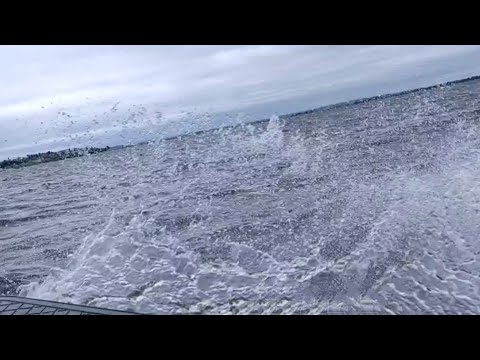 Видео: Прогулка в непогоду на Swimmer 370 Hidea 18-20