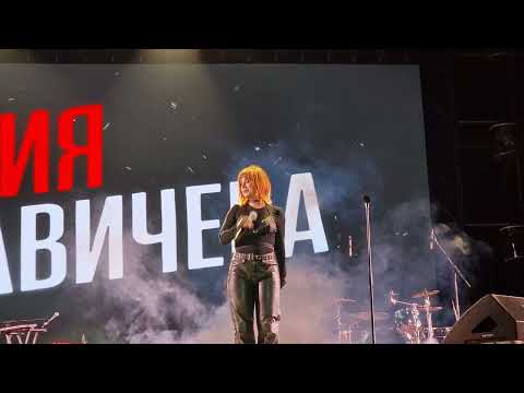 Видео: Юлия Савичева - Времени Нет (Lidbeer 2025, 13.09.2025)