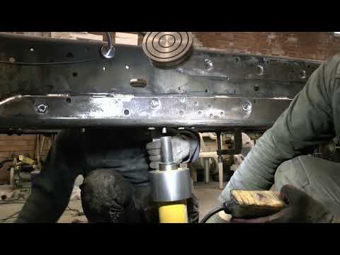 Видео: Клепание на горячую.