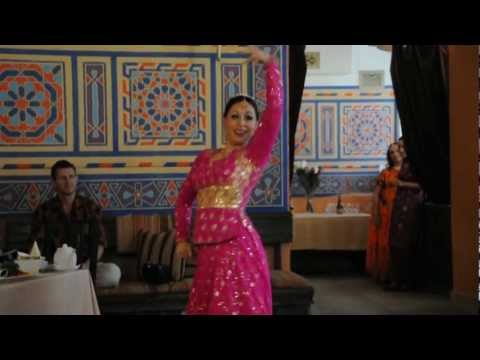 Видео: Индийский танец Aaja aaja mere ranjhna Bollywood dance by Apsara.ru