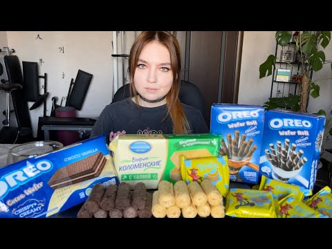 Видео: Мукбанг | Вафли Oreo, Яшкино, с халвой, с бананом | Mukbang | Waffles Oreo, with banana, with halva