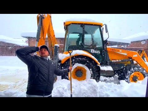 Видео: ВЛОГ СНЕГОМ прогнуло НАВЕС ! Лёша чистит навес РИСКУЯ ЖИЗНЬЮ ! Снег не прекращается на КУБАНИ !