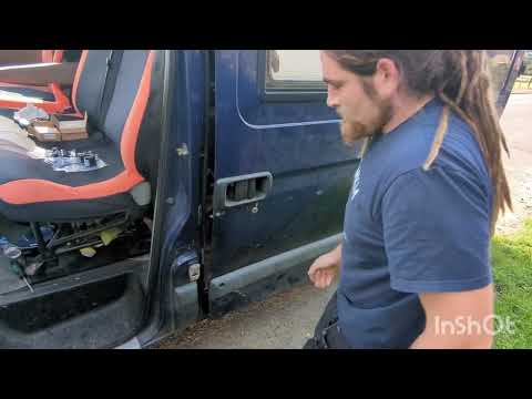Видео: Замена роликов боковой двери и ремонт неисправной направляющей // Renault Master mk2 Campervan//