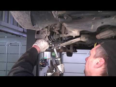Видео: Chevrolet Aveo 1,4 бензин 2006 г Замена шаровой опоры