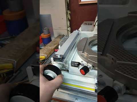 Видео: Устанавливаем на инстр. микроскоп (БМИ Carl Zeiss) устройство цифровой индикации и  линейки 1 мкм.