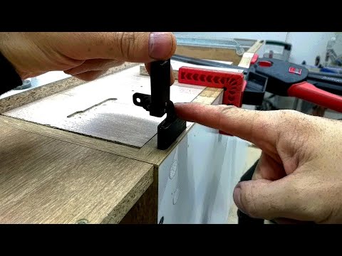 Видео: Установка петель Secret Разметка Фрезеровка ответной части Кромление косого среза. Приспособление