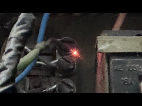 Видео: ✅ Срочный вызов электрика — когда нужно сделать всё, чтобы был свет!