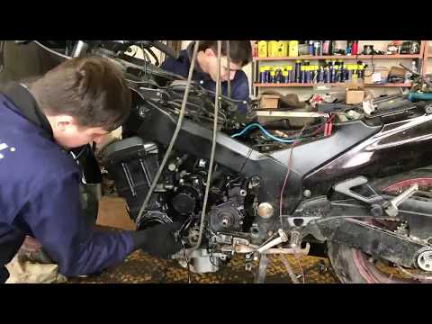 Видео: ZZR 1100 Сборка