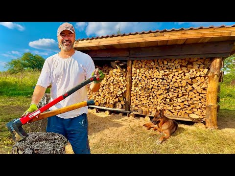 Видео: НОВЫЙ ДРОВНИК  🪵 наконец появился в хижине. 🍂Подготовка к зиме началась.