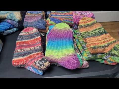 Видео: 🧦Носки на продажу. Какие продаются,что буду вязать? 🤔🤔🧦🧦