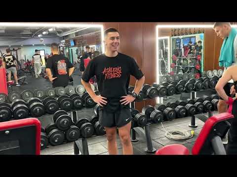 Видео: Парти, джакузи, залата – просто ден от живота 😎