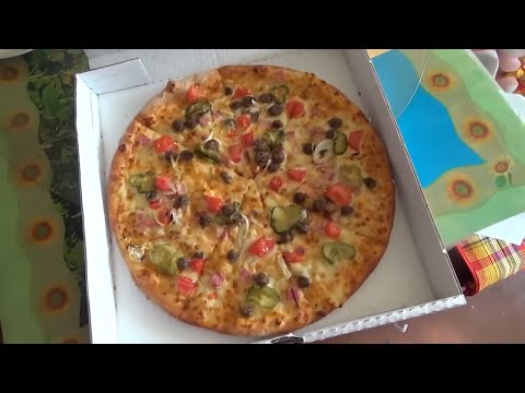 Видео: Пицца Папа Джонс (Papa John's) Чизбургер и куриные крылышки Барбекю