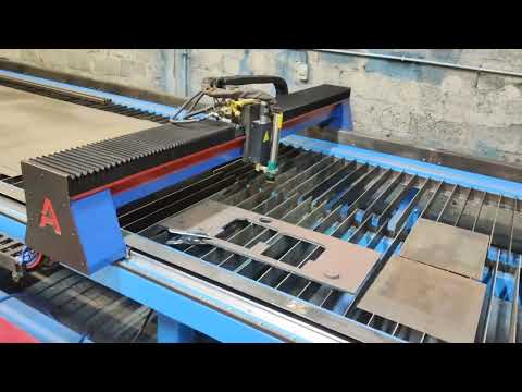 Видео: Станок газо-плазменной резки с рабочим полем 6м на 1.5м