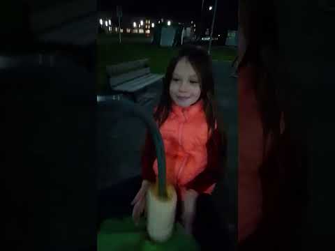 Видео: Аэропорт пьяный мужик и  девочка психушка