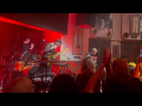 Видео: Shortparis — Сын [Live in Yerevan 19.10.2025]