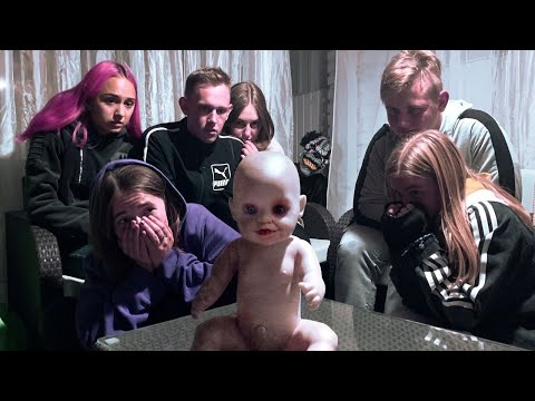 Видео: СТРАШНАЯ КУКЛА! Зачем Леона ее заказала? Теперь Ребята пропадают один за одним!