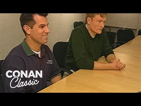Видео: Конан преобразил мебель Хилтона в рекламный образ | Вечер с Конаном О’Брайеном