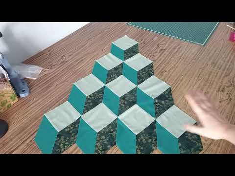 Видео: Это идеально! Эффект 3D из лоскутов - это просто. Лоскутное шитье из ромбов