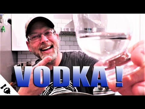 Видео: Крепкая водка в перегонном кубе?! Нейтральный напиток — успех!