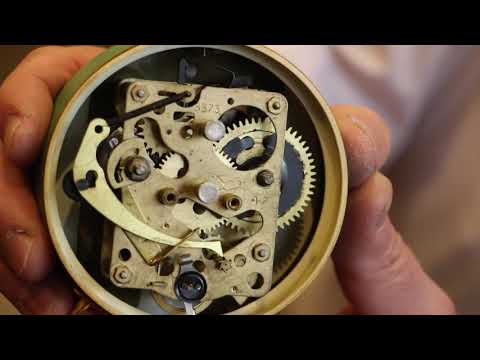 Видео: Александр Бродниковский-раритетный будильник Витязь с предварительным боем