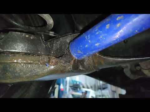 Видео: Рихтовка задней балки Opel korsa. Опель Корса кривая задняя балка.Развал - схождение.