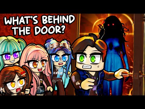Видео: Что за дверью? История лагеря ужасов Roblox!