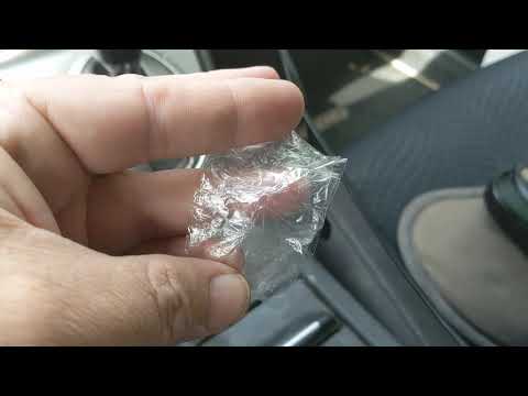 Видео: Как починить разболтавшееся зеркало заднего вида в машине / How to fix a loose rearview car mirror.