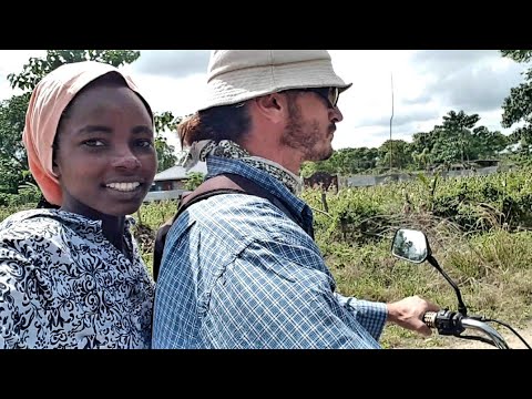 Видео: 129. Африка Кения Ламу. Поехали на озеро искать крокодила