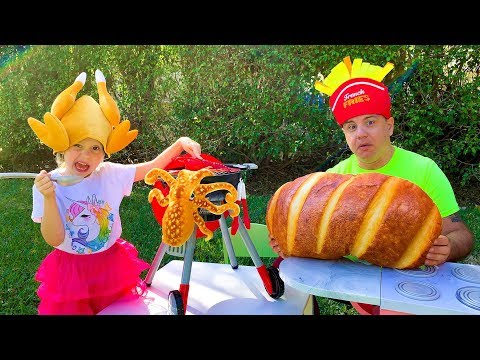 Видео: Настя и папа играют в ресторан