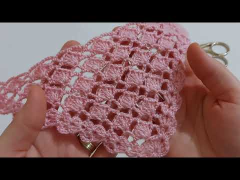 Видео: Как связать треугольную шаль крючком / Легкие схемы вязания шали крючком / Вязаная шаль крючком