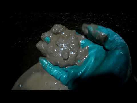 Видео: стоит ли чистить колодец на плывуне