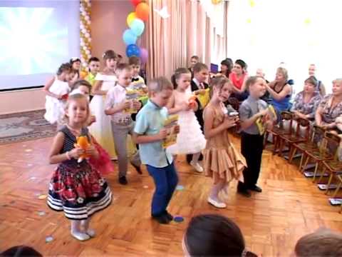 Видео: "Девочки и мальчики верят в чудеса" Вход на выпускной